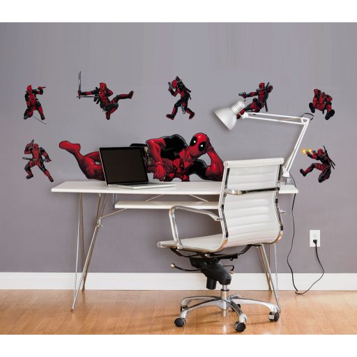 Deadpool pózol, gyerekeknek faldekor