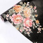 Rózsa fekete alapon, öntapadós tapéta