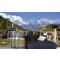 Vízesés a hegyek előtt, poszter tapéta 375*250 cm