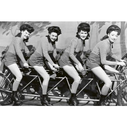 Bicikliző nők, poszter tapéta 375*250 cm